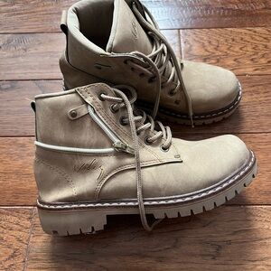 Tan Men's Boots NEW